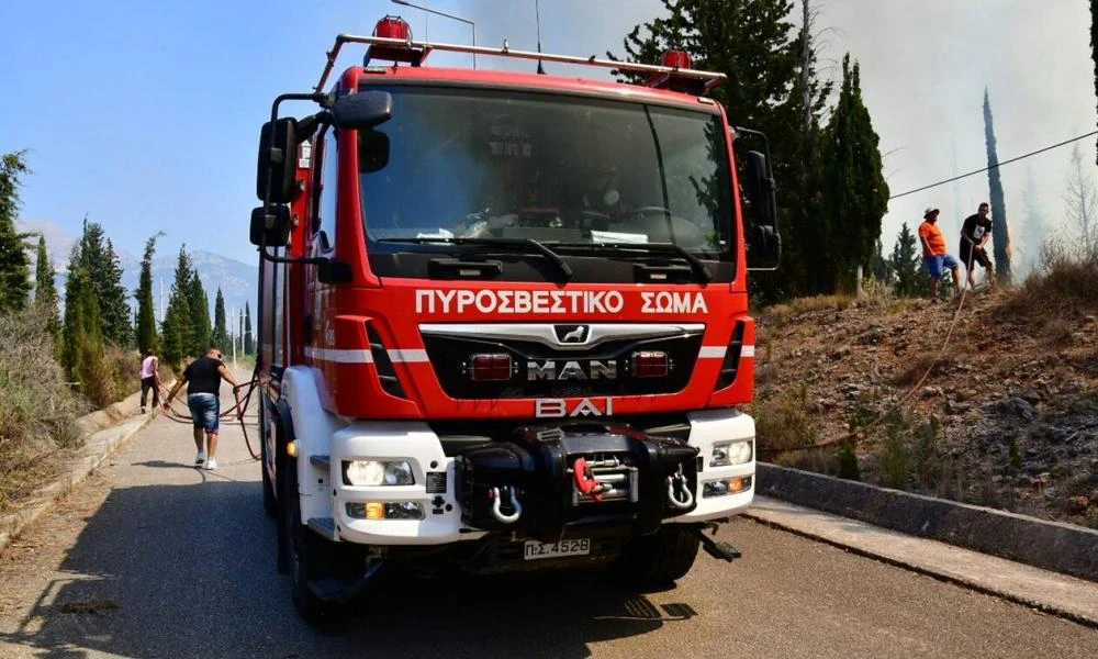 Φωτιά σε τουριστικό λεωφορείο με 30 προσκόπους στον Μπράλο